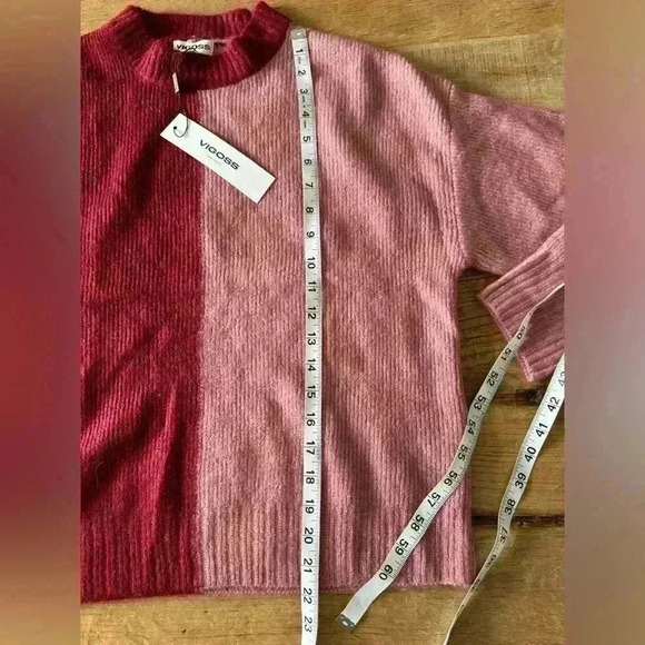 NWT Vigoss Block Crew Neck Sweater ~ Very Soft! ~ Medium - Picture 4 of 5
